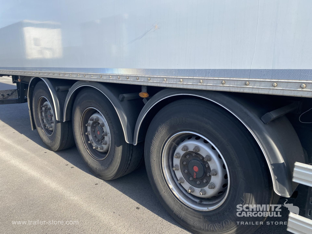 FRUEHAUF Dryfreight Standard - Semi-trailer kotak tertutup: gambar 2 FRUEHAUF Dryfreight Standard - Semi-trailer kotak tertutup: gambar 2