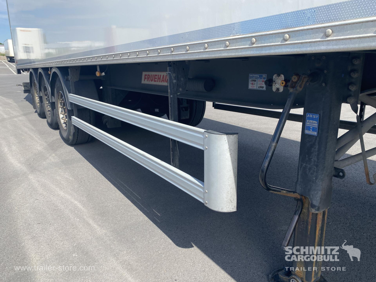 FRUEHAUF Dryfreight Standard Roller shutter door - Semi-trailer kotak tertutup: gambar 4 FRUEHAUF Dryfreight Standard Roller shutter door - Semi-trailer kotak tertutup: gambar 4