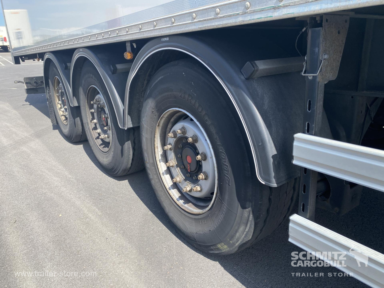 FRUEHAUF Dryfreight Standard Roller shutter door - Semi-trailer kotak tertutup: gambar 3 FRUEHAUF Dryfreight Standard Roller shutter door - Semi-trailer kotak tertutup: gambar 3