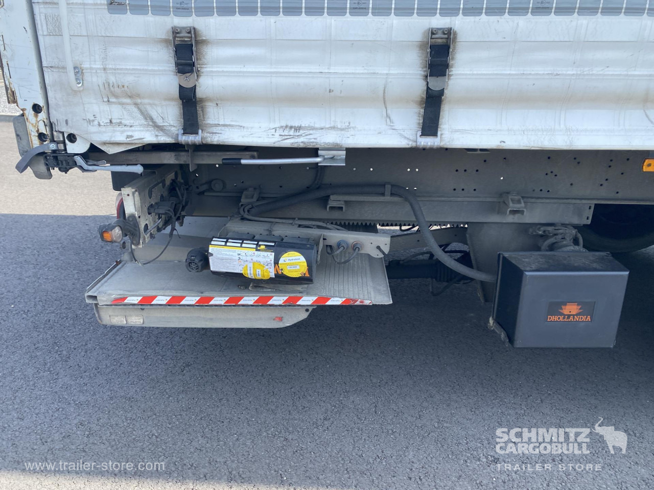 SCHMITZ Curtainsider Mega Taillift - Semi-trailer dengan terpal samping: gambar 2 SCHMITZ Curtainsider Mega Taillift - Semi-trailer dengan terpal samping: gambar 2