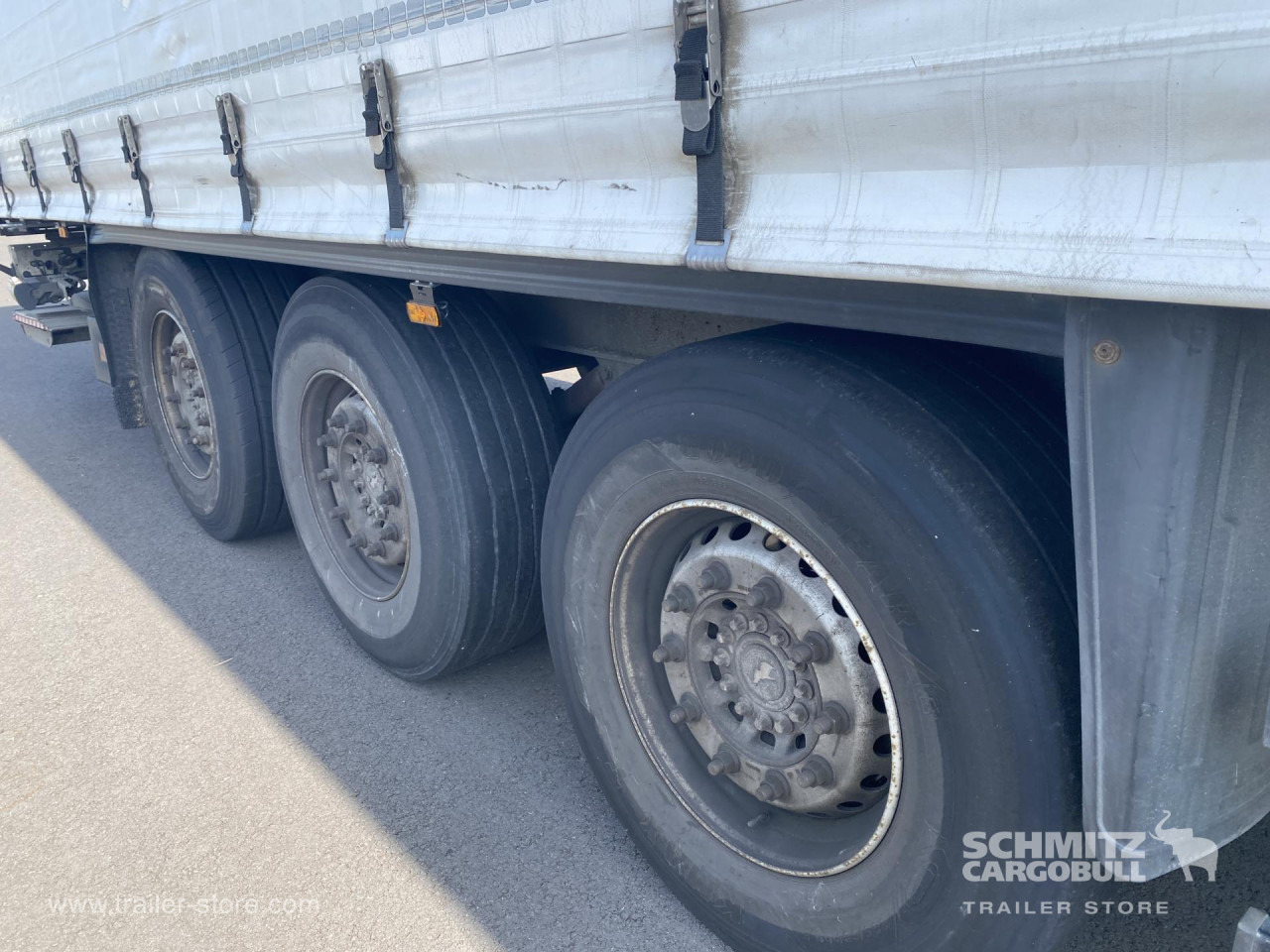 SCHMITZ Curtainsider Mega Taillift - Semi-trailer dengan terpal samping: gambar 3 SCHMITZ Curtainsider Mega Taillift - Semi-trailer dengan terpal samping: gambar 3