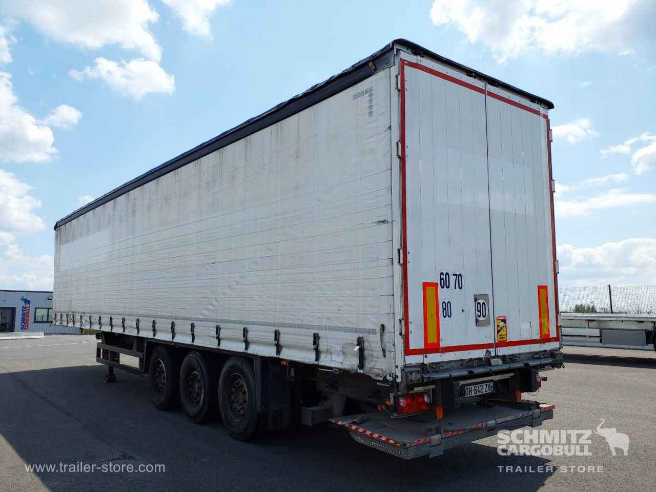 SCHMITZ Curtainsider Mega Taillift - Semi-trailer dengan terpal samping: gambar 5 SCHMITZ Curtainsider Mega Taillift - Semi-trailer dengan terpal samping: gambar 5