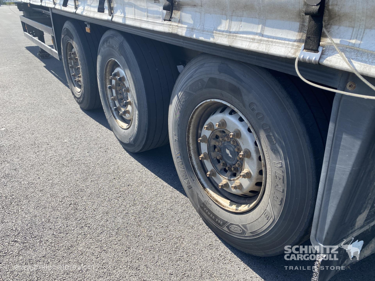SCHMITZ Curtainsider Standard - Semi-trailer dengan terpal samping: gambar 3 SCHMITZ Curtainsider Standard - Semi-trailer dengan terpal samping: gambar 3