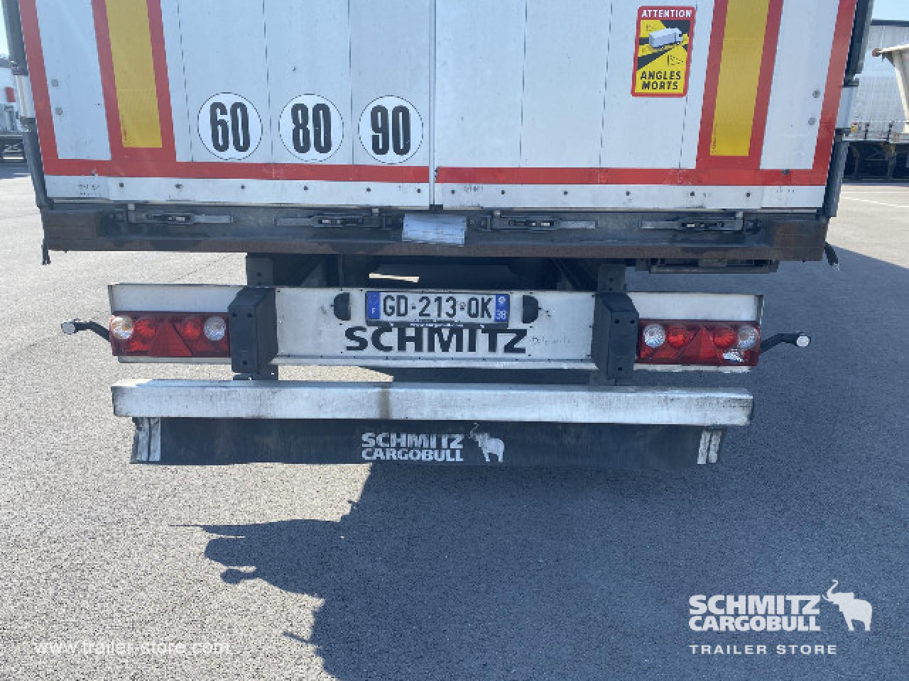 SCHMITZ Curtainsider Standard - Semi-trailer dengan terpal samping: gambar 4 SCHMITZ Curtainsider Standard - Semi-trailer dengan terpal samping: gambar 4