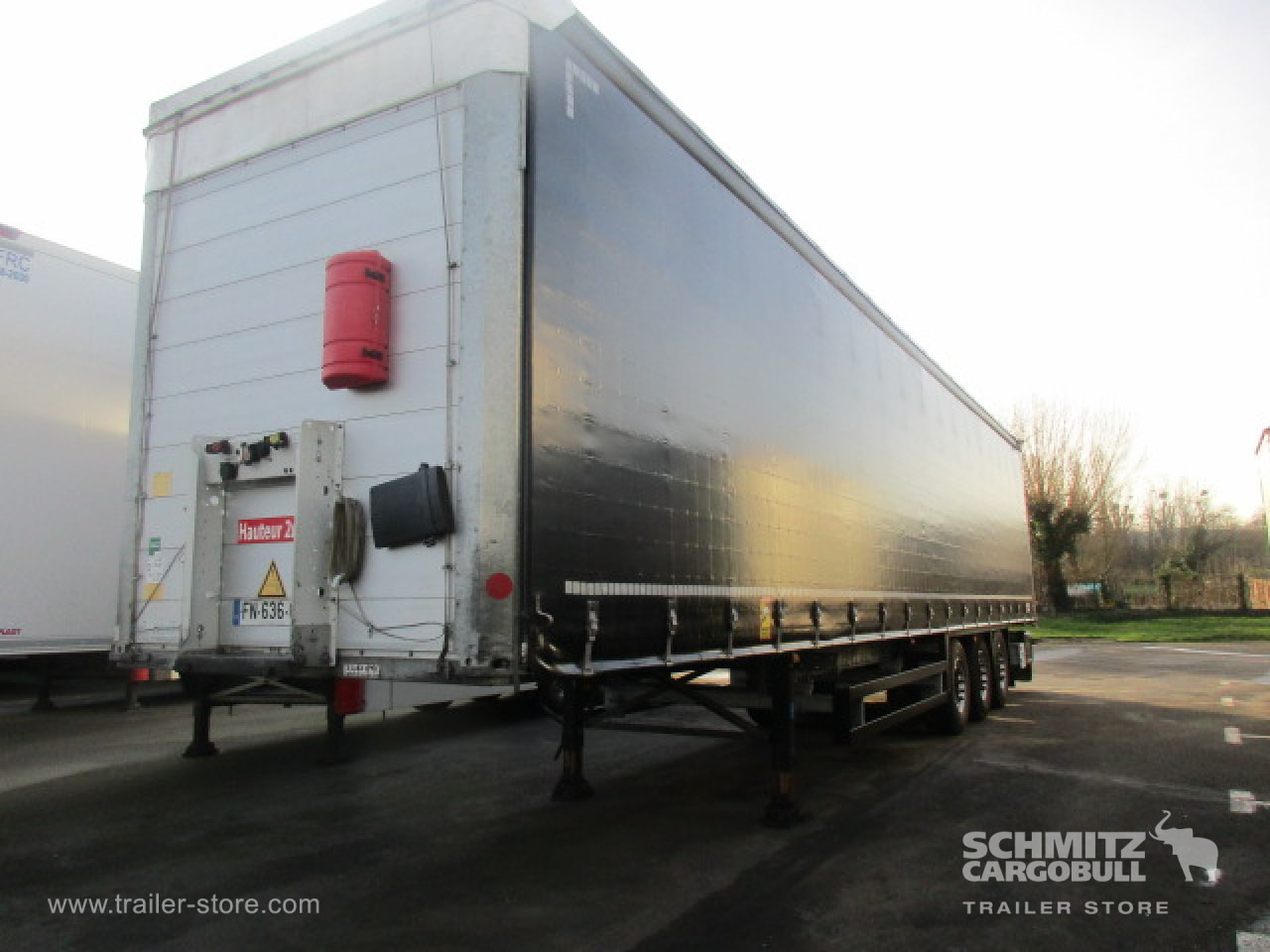 SCHMITZ Curtainsider Standard - Semi-trailer dengan terpal samping: gambar 4 SCHMITZ Curtainsider Standard - Semi-trailer dengan terpal samping: gambar 4