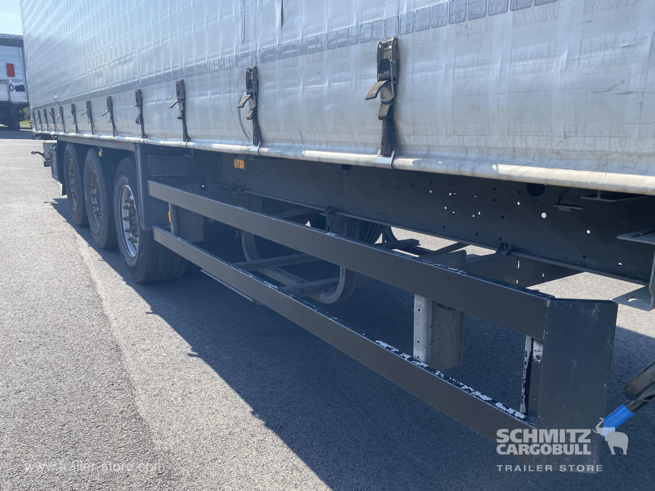 SCHMITZ Curtainsider Standard - Semi-trailer dengan terpal samping: gambar 4 SCHMITZ Curtainsider Standard - Semi-trailer dengan terpal samping: gambar 4