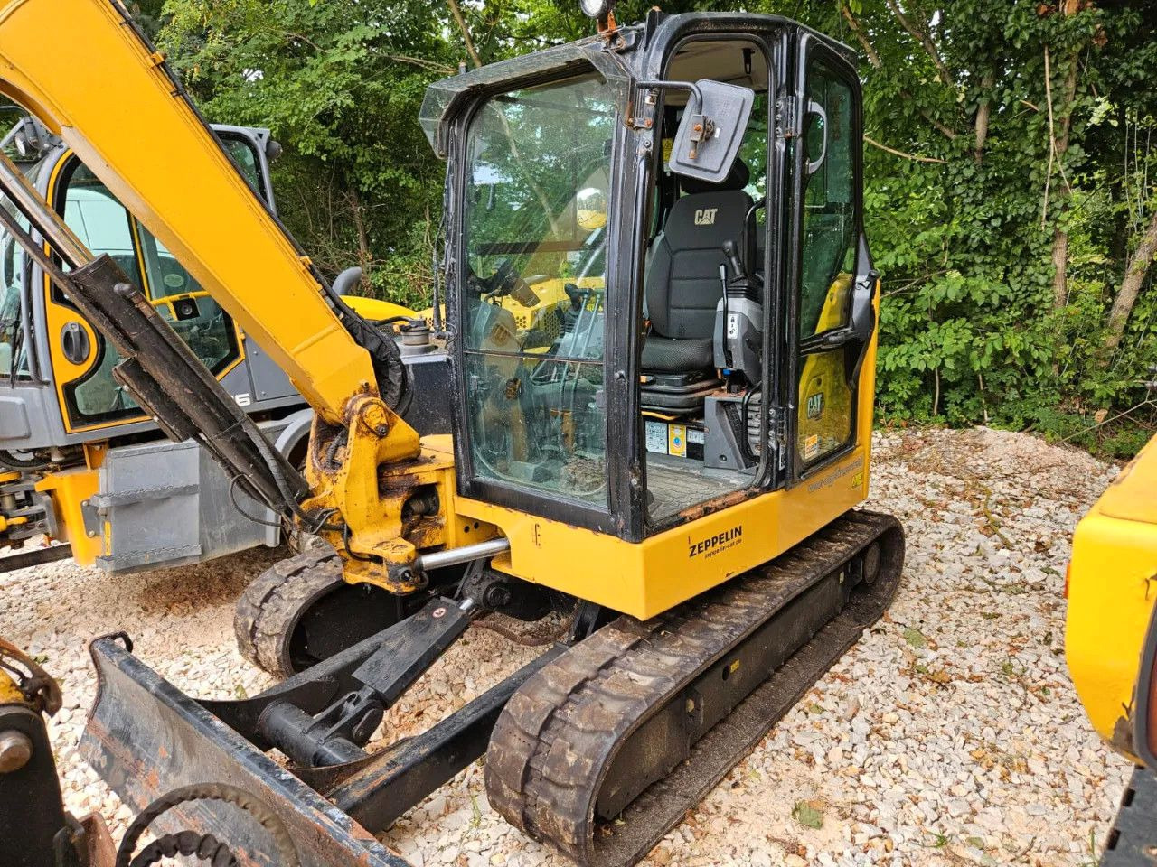 CAT 306 CR - Ekskavator mini: gambar 1 CAT 306 CR - Ekskavator mini: gambar 1