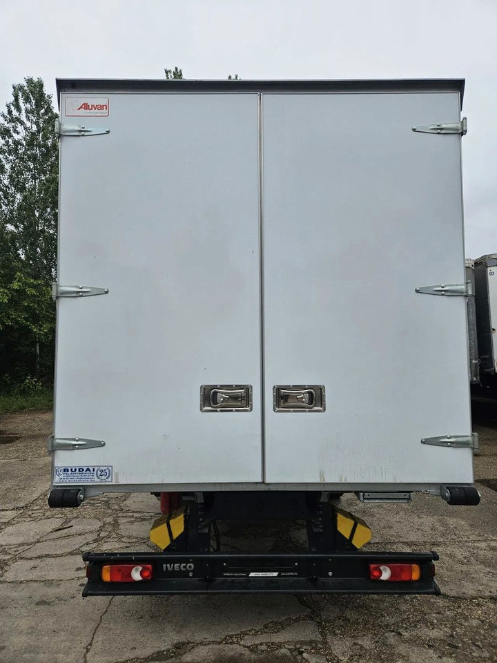 Iveco EuroCargo 120 - 210 BOX 12t Only 7554 km - Truk box: gambar 5 Iveco EuroCargo 120 - 210 BOX 12t Only 7554 km - Truk box: gambar 5