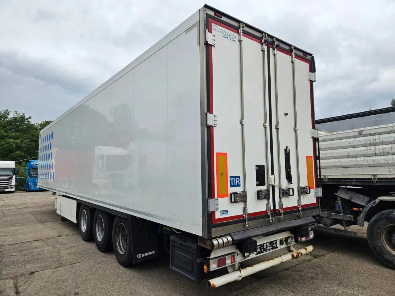 Krone SD-Carrier Vector I550-Total Engine hours 9163 - - Semi-trailer berpendingin: gambar 4 Krone SD-Carrier Vector I550-Total Engine hours 9163 - - Semi-trailer berpendingin: gambar 4