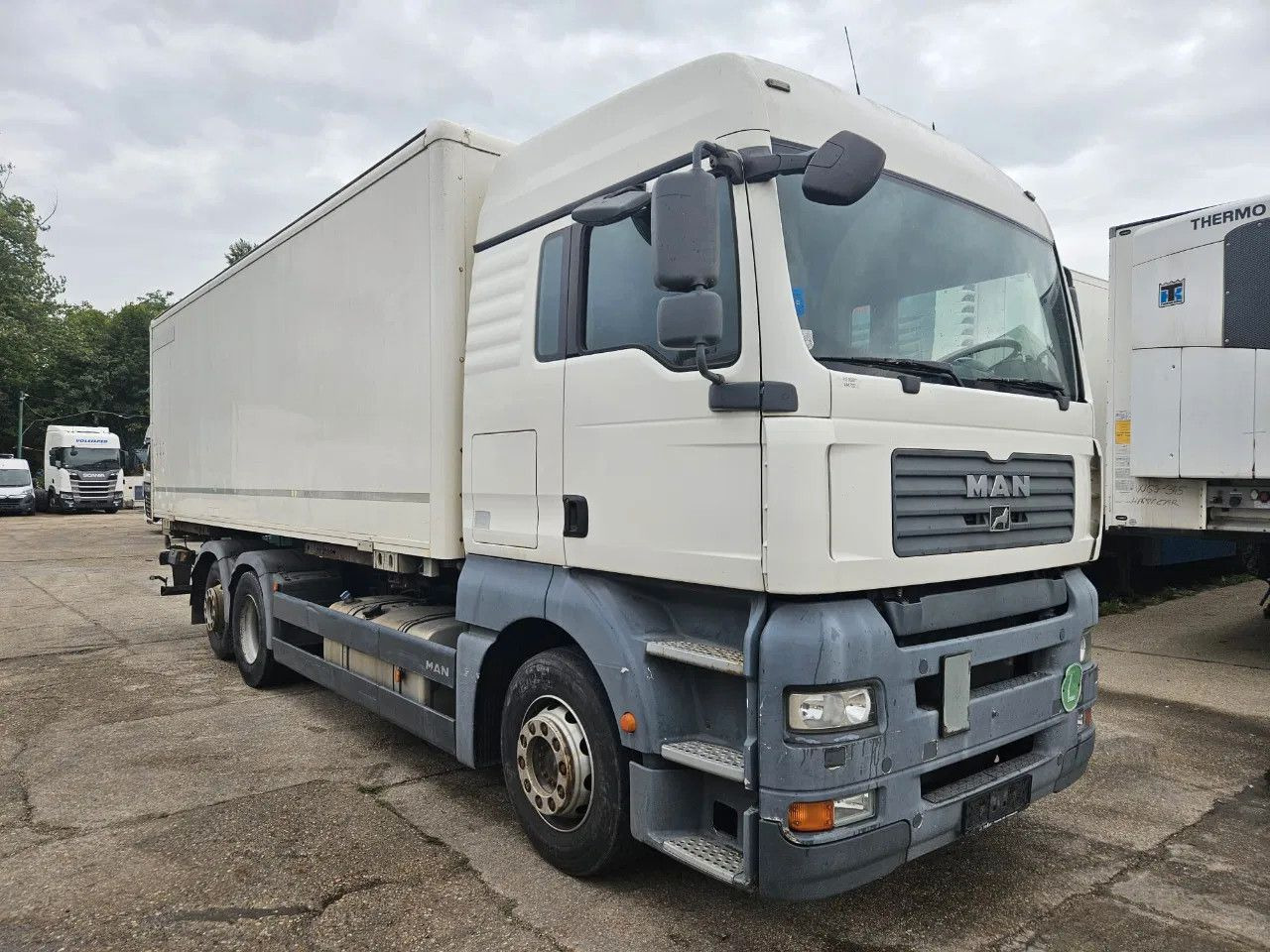 MAN TGA 26.400 BDF Tail Lift Euro5, New Smart2 Tacho - Pengangkut kontainer/ Container truck: gambar 2 MAN TGA 26.400 BDF Tail Lift Euro5, New Smart2 Tacho - Pengangkut kontainer/ Container truck: gambar 2