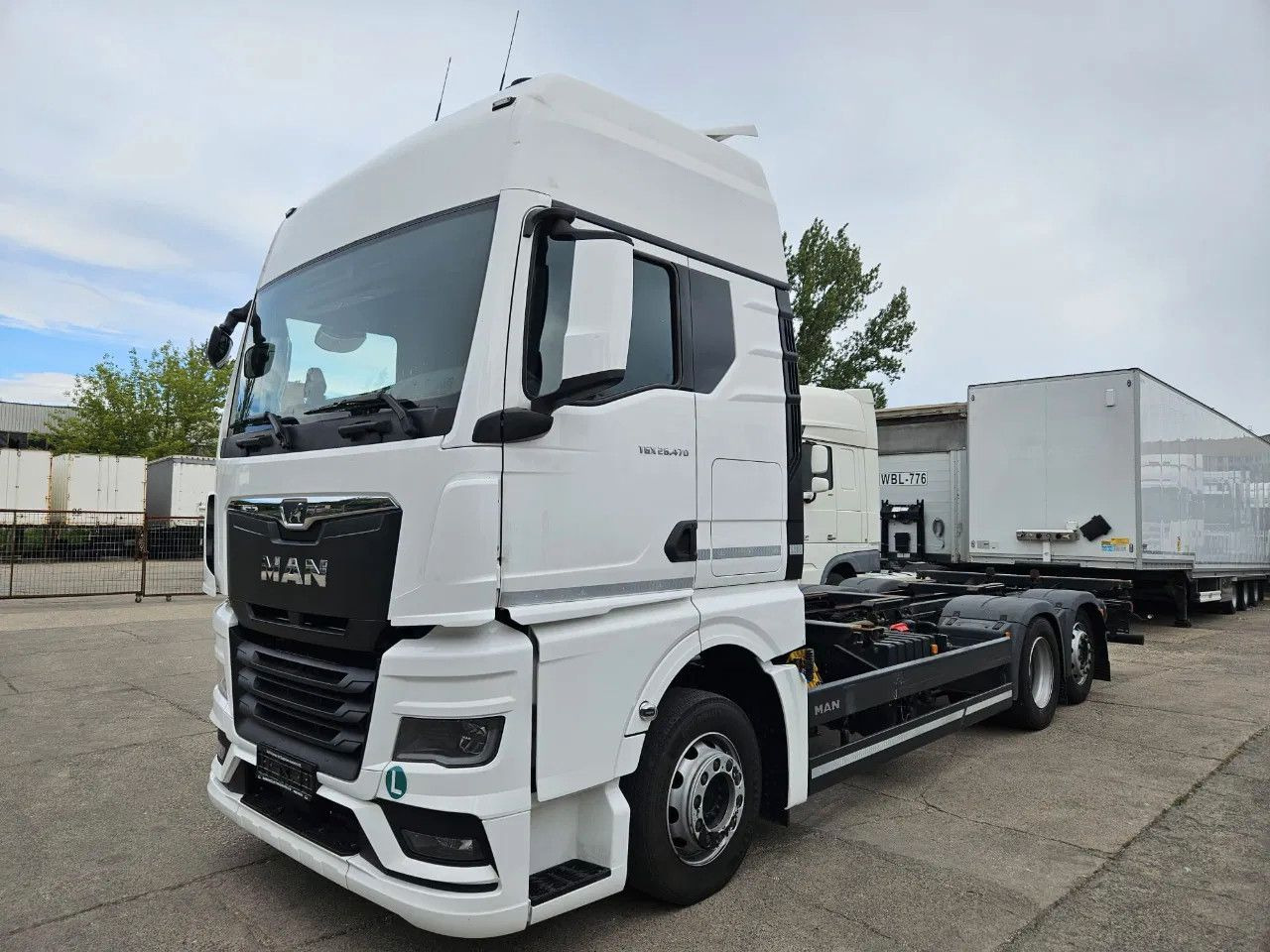 MAN TGX 26.470 XXL BDF 6x2 2 units, NAVI, Lift Axle - Pengangkut kontainer/ Container truck: gambar 1 MAN TGX 26.470 XXL BDF 6x2 2 units, NAVI, Lift Axle - Pengangkut kontainer/ Container truck: gambar 1