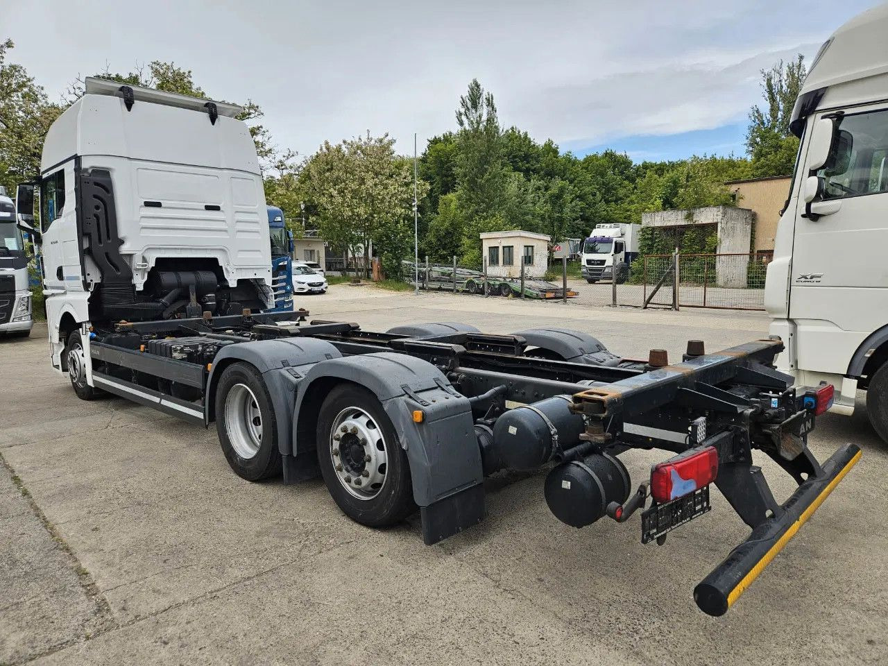 MAN TGX 26.470 XXL BDF 6x2 2 units, NAVI, Lift Axle - Pengangkut kontainer/ Container truck: gambar 5 MAN TGX 26.470 XXL BDF 6x2 2 units, NAVI, Lift Axle - Pengangkut kontainer/ Container truck: gambar 5