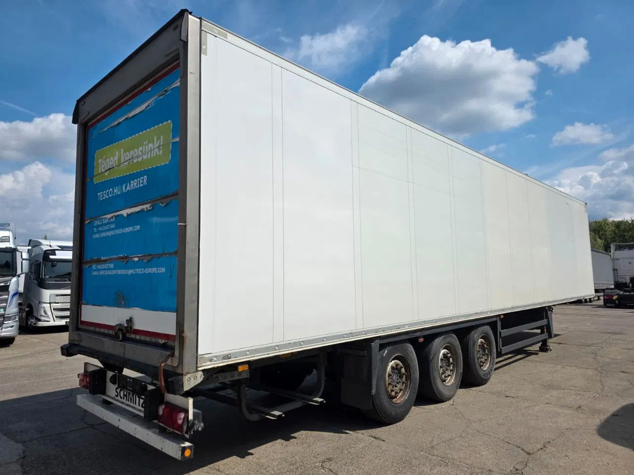 Schmitz Cargobull SCB S3B CARRIER VECTOR 1950 Mt- Lifting Axel-12U - Semi-trailer berpendingin: gambar 4 Schmitz Cargobull SCB S3B CARRIER VECTOR 1950 Mt- Lifting Axel-12U - Semi-trailer berpendingin: gambar 4