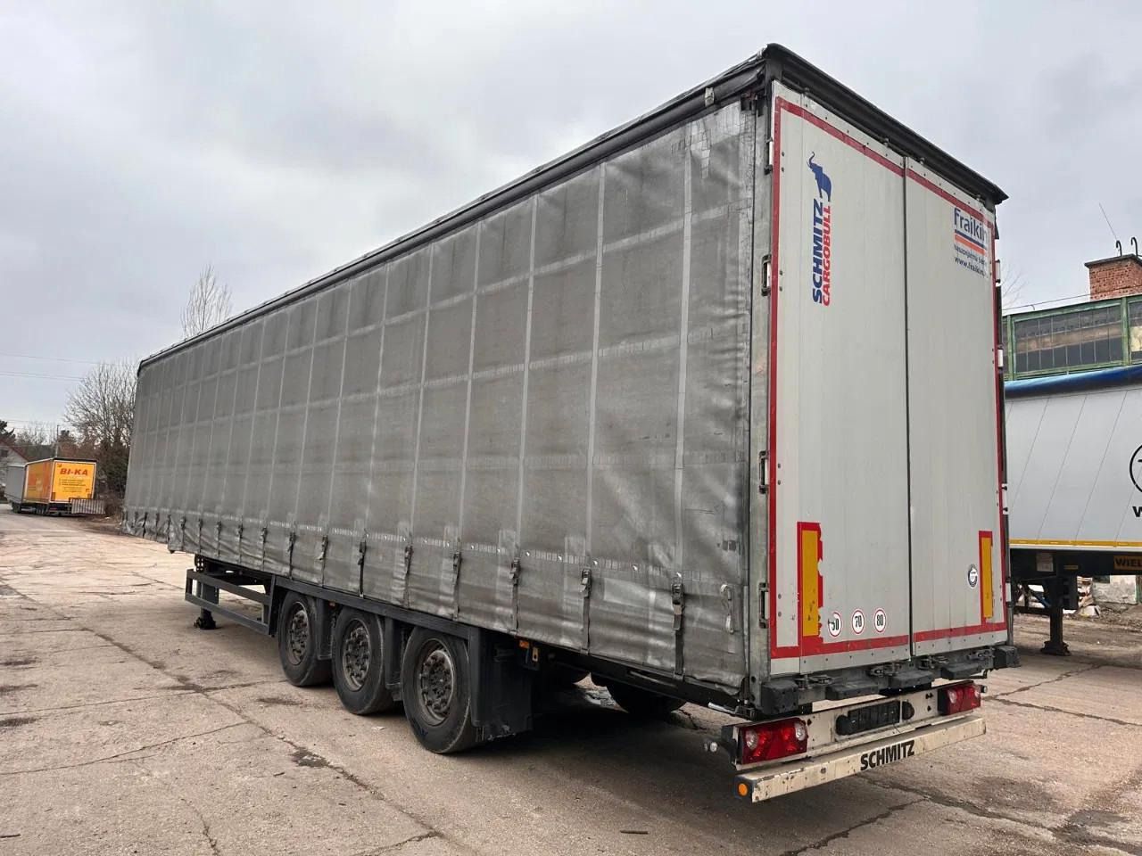 Schmitz Cargobull SCB S3T Varios - Semi-trailer dengan terpal samping: gambar 4 Schmitz Cargobull SCB S3T Varios - Semi-trailer dengan terpal samping: gambar 4
