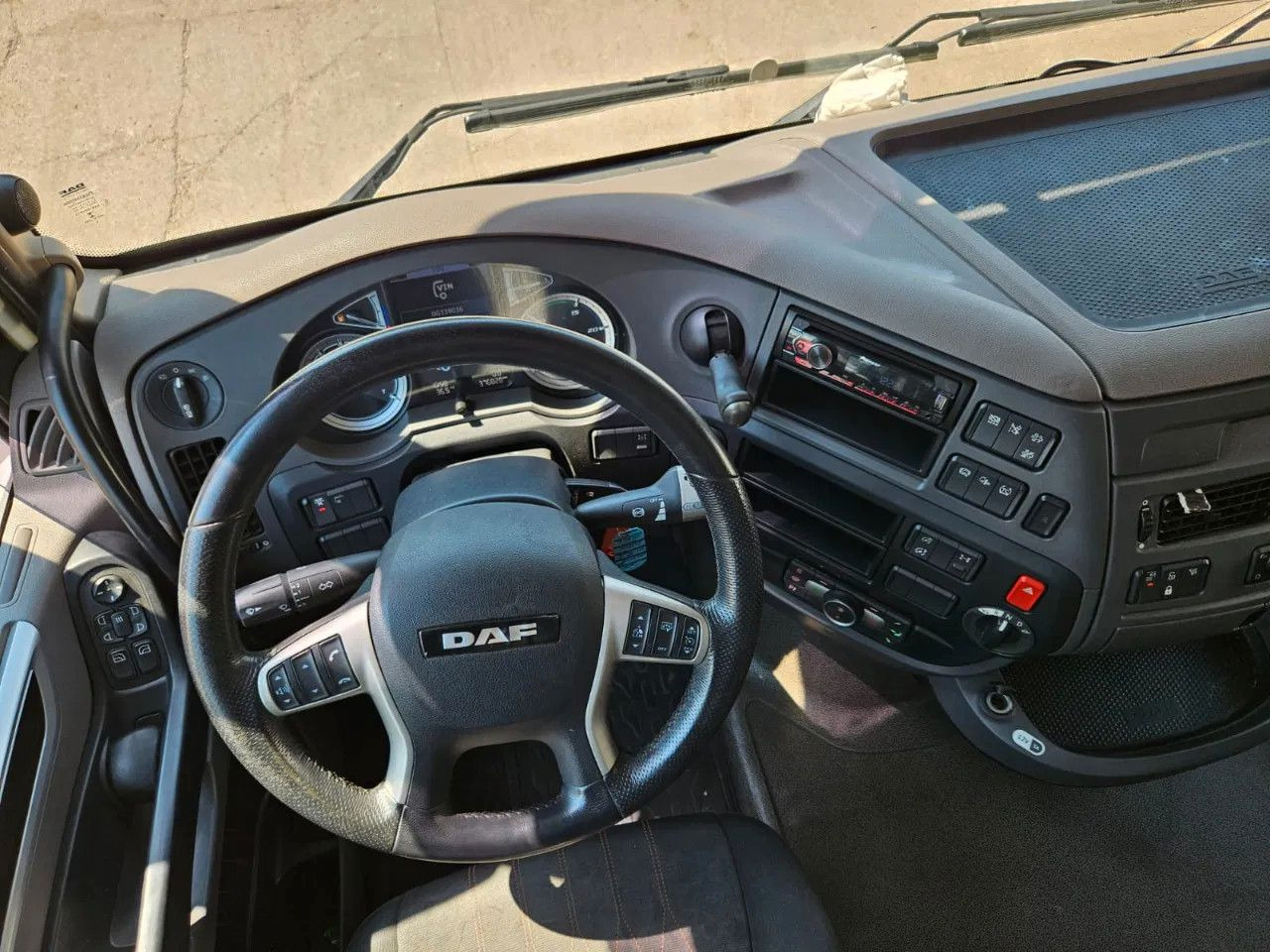 Tractor head DAF XF 480 SSC-Standard-StandKlima: gambar 8 Tractor head DAF XF 480 SSC-Standard-StandKlima: gambar 8