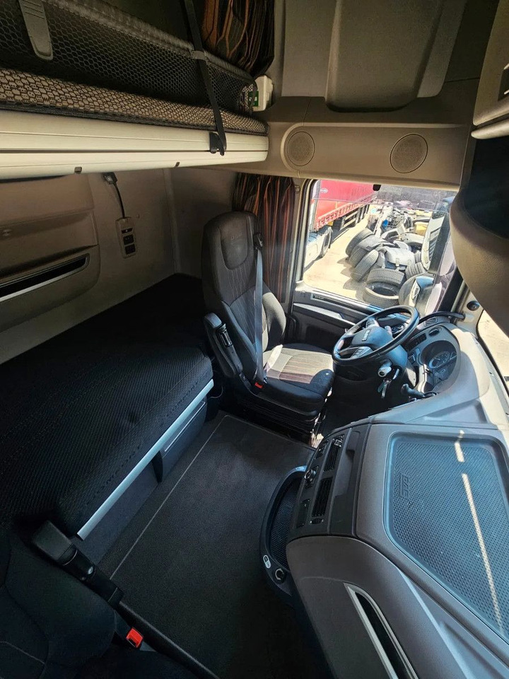 Tractor head DAF XF 480 SSC-Standard-StandKlima: gambar 7 Tractor head DAF XF 480 SSC-Standard-StandKlima: gambar 7