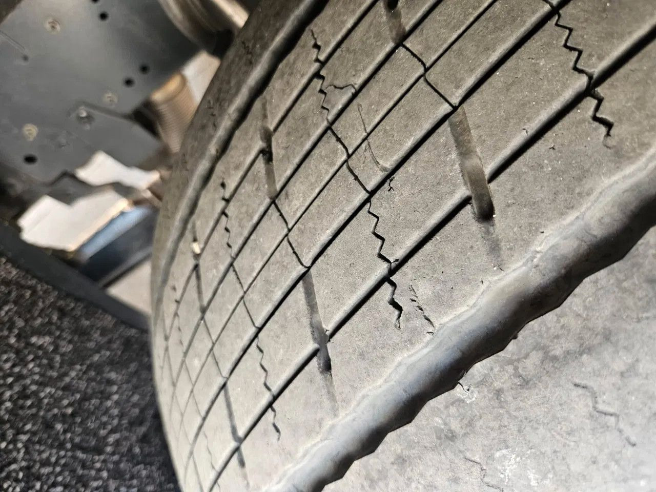 Tractor head DAF XF 480 SSC-Standard-StandKlima: gambar 13 Tractor head DAF XF 480 SSC-Standard-StandKlima: gambar 13