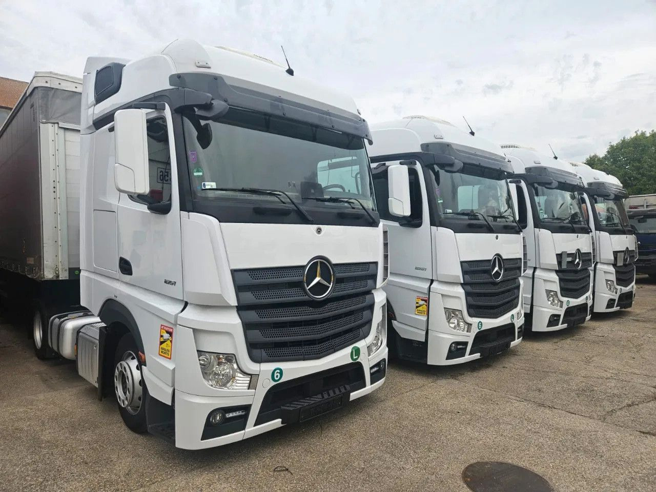 Mercedes-Benz Actros 1851 Mega, BigSpace, Standklima, 4 units - Tractor head: gambar 5 Mercedes-Benz Actros 1851 Mega, BigSpace, Standklima, 4 units - Tractor head: gambar 5
