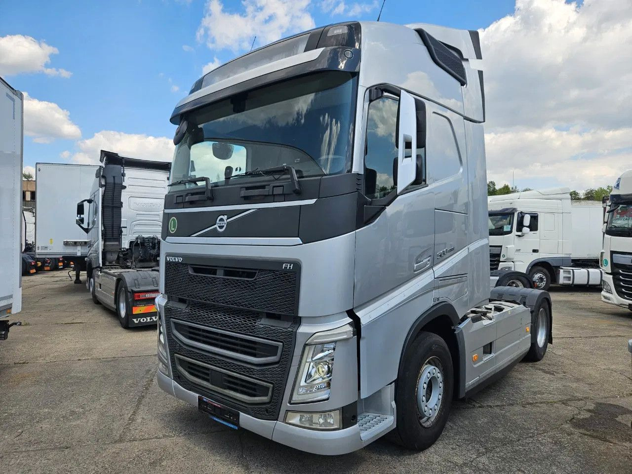 Volvo FH 500 Globe-Standard-I-Park- ACC- DAS-1 unit - Tractor head: gambar 1 Volvo FH 500 Globe-Standard-I-Park- ACC- DAS-1 unit - Tractor head: gambar 1