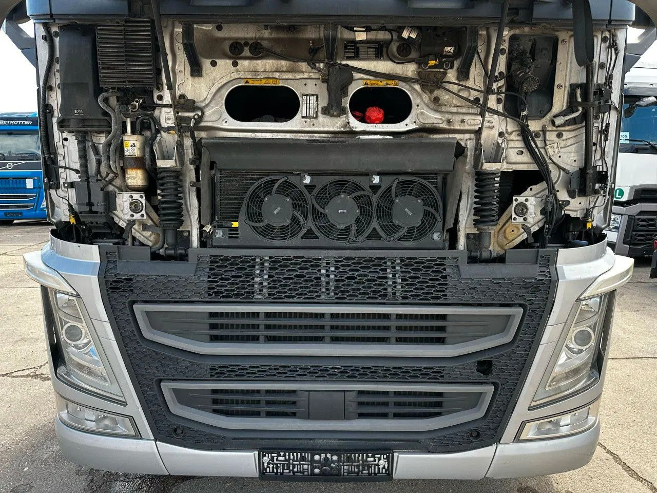 Volvo FH 500 Standard, I Park, ACC, DAS-1 Unit - Tractor head: gambar 5 Volvo FH 500 Standard, I Park, ACC, DAS-1 Unit - Tractor head: gambar 5