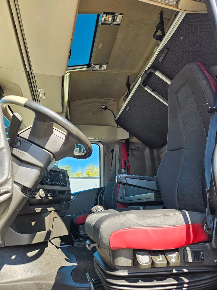 Volvo FH 500 Standard, I Park, ACC, DAS-1 Unit - Tractor head: gambar 5 Volvo FH 500 Standard, I Park, ACC, DAS-1 Unit - Tractor head: gambar 5