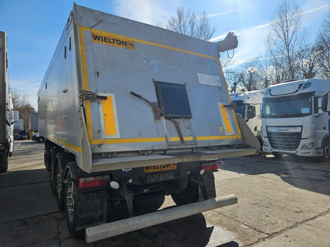 Wielton NW-3 38m3 Lifting Axle, Alloy w. - Semi-trailer jungkit: gambar 5 Wielton NW-3 38m3 Lifting Axle, Alloy w. - Semi-trailer jungkit: gambar 5