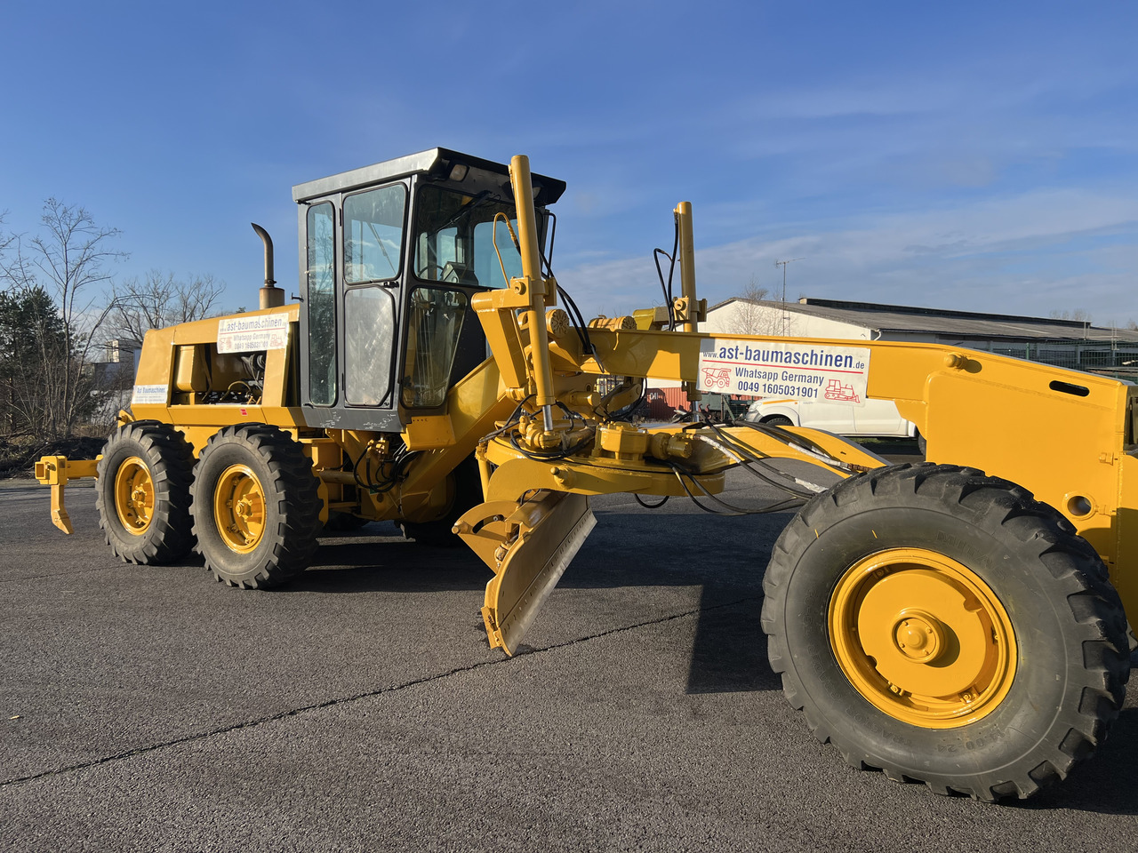 KOMATSU GD530A mit 5-Zahn-Heckaufreisser - Grader: gambar 3 KOMATSU GD530A mit 5-Zahn-Heckaufreisser - Grader: gambar 3
