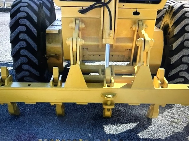 Komatsu GD530A mit 5-Zahn Heckaufreißer - Grader: gambar 5 Komatsu GD530A mit 5-Zahn Heckaufreißer - Grader: gambar 5