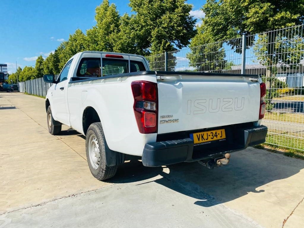 Isuzu D-Max Socage - Mobil: gambar 4 Isuzu D-Max Socage - Mobil: gambar 4