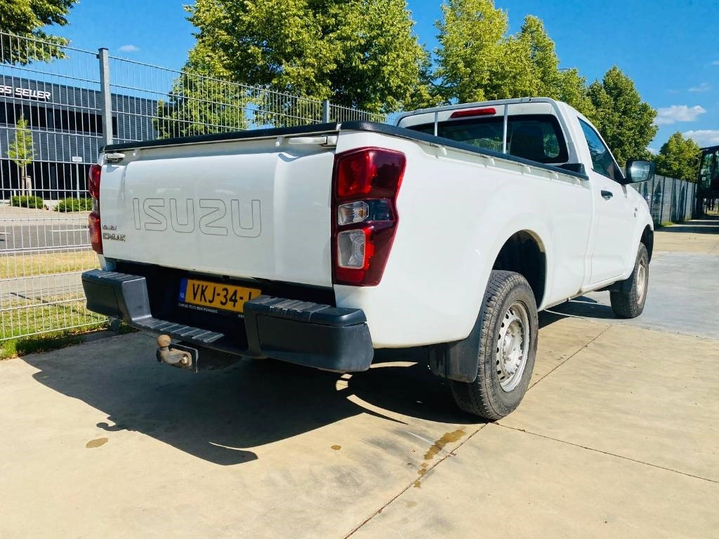 Isuzu D-Max Socage - Mobil: gambar 3 Isuzu D-Max Socage - Mobil: gambar 3
