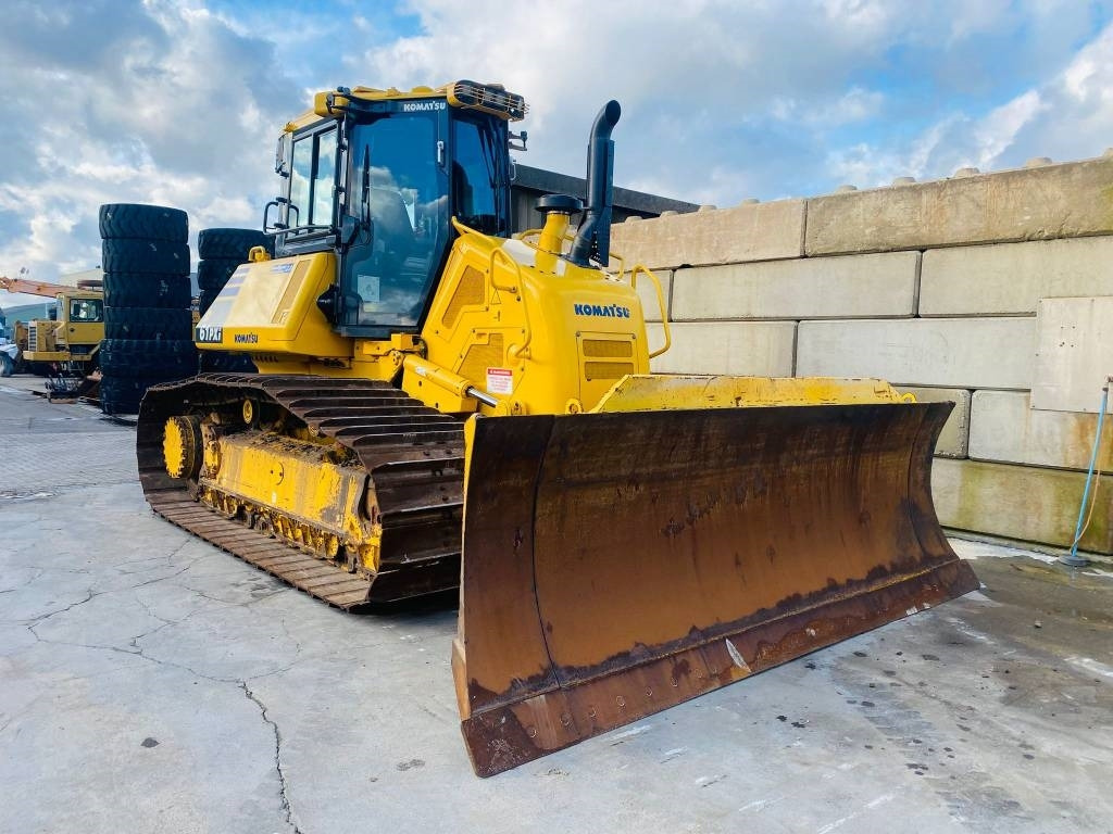 Komatsu D 61 PXI-24E0 - Bulldozer: gambar 3 Komatsu D 61 PXI-24E0 - Bulldozer: gambar 3