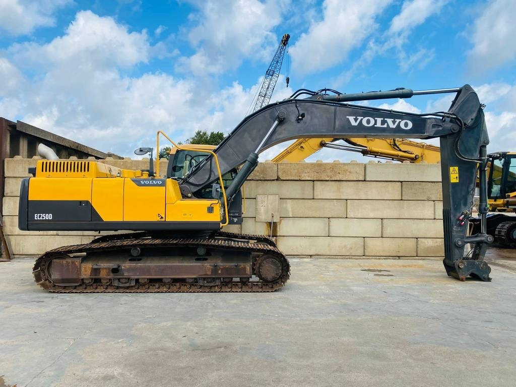 Volvo EC 250 D N L - Ekskavator perayap: gambar 2 Volvo EC 250 D N L - Ekskavator perayap: gambar 2