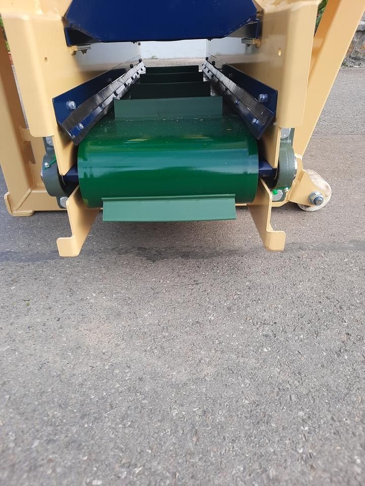 Liegeboxen Einstreugerät Futterverteilgerät Hoflader Radlader Cat - Peralatan ternak: gambar 5 Liegeboxen Einstreugerät Futterverteilgerät Hoflader Radlader Cat - Peralatan ternak: gambar 5