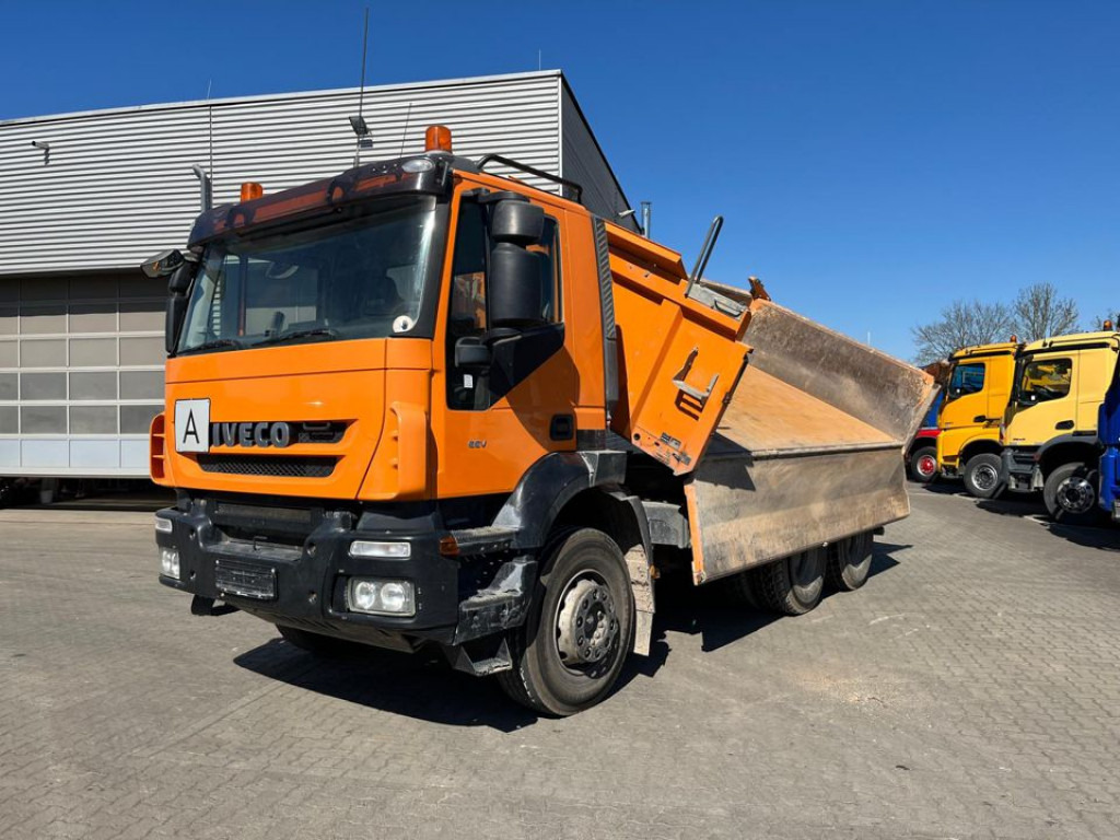IVECO-MAGIRUS TRACKER AD260T50 6x4 3-Achs Kipper Schalter, Blatt - Truk jungkit: gambar 1 IVECO-MAGIRUS TRACKER AD260T50 6x4 3-Achs Kipper Schalter, Blatt - Truk jungkit: gambar 1
