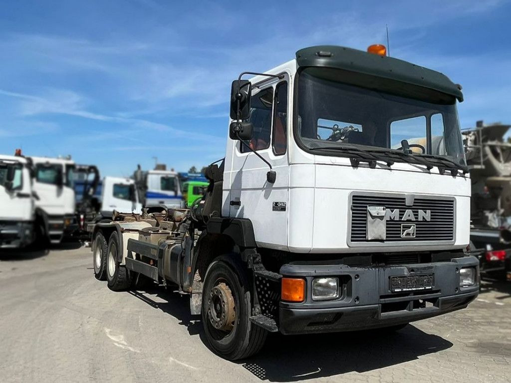 MAN F2000 27.342 6x4 Abrollkipper mit Kran - Hook lift, Truk derek: gambar 2 MAN F2000 27.342 6x4 Abrollkipper mit Kran - Hook lift, Truk derek: gambar 2