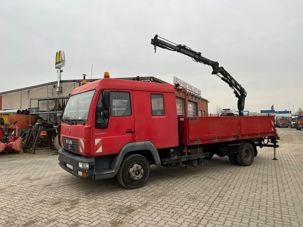 MAN LE 12.225 LC Pritsche Heckkran 6 Zylinder Doka T - Truk derek, Truk flatbed: gambar 1 MAN LE 12.225 LC Pritsche Heckkran 6 Zylinder Doka T - Truk derek, Truk flatbed: gambar 1