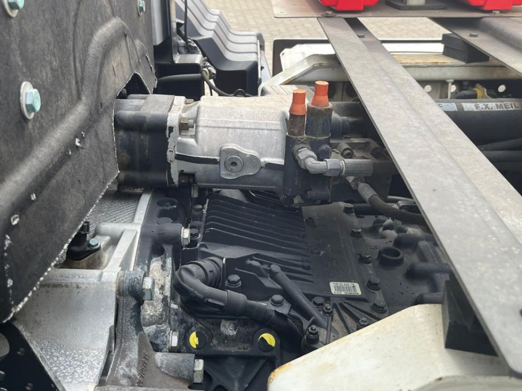 MAN TG-S 26.400 6x2 BL Absetzkipper Meiller Funk - Truk skip loader: gambar 4 MAN TG-S 26.400 6x2 BL Absetzkipper Meiller Funk - Truk skip loader: gambar 4