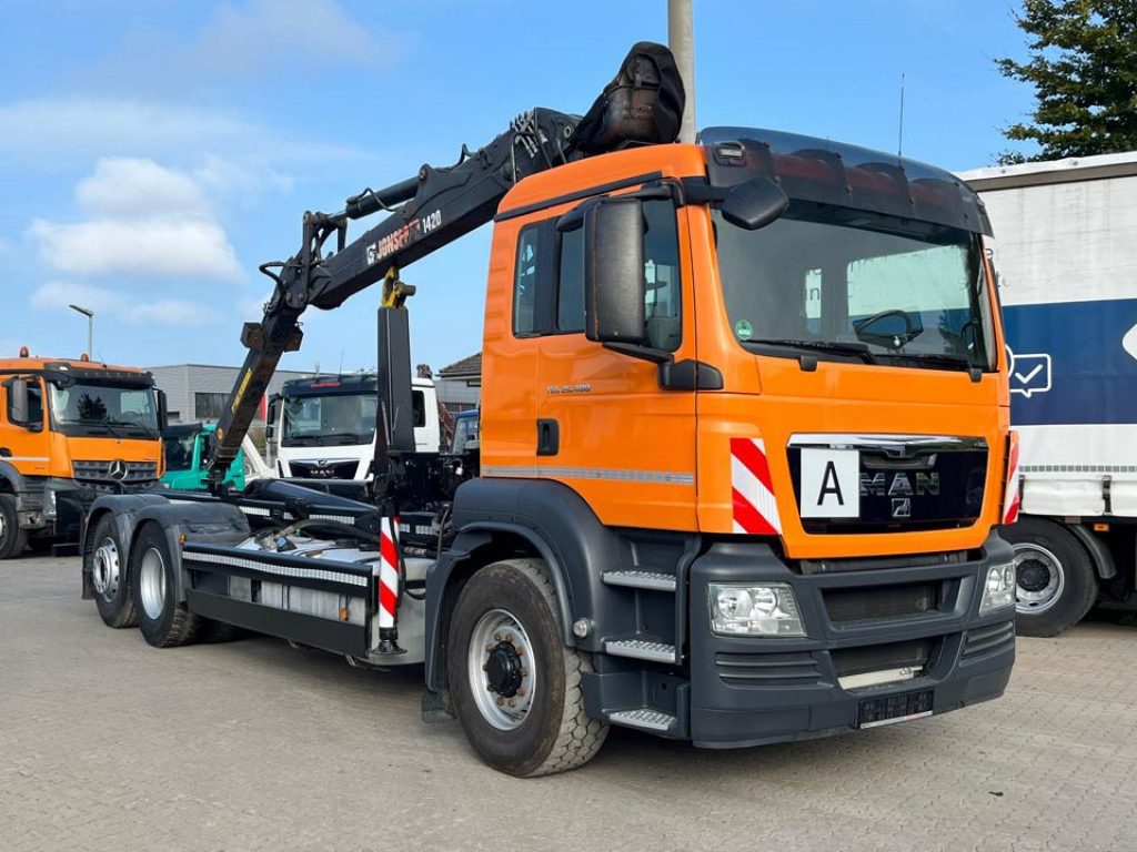 MAN TG-S 26.400 6x4H-2 BL Abrollkipper mit Kran Lift Lenk - Hook lift, Truk derek: gambar 5 MAN TG-S 26.400 6x4H-2 BL Abrollkipper mit Kran Lift Lenk - Hook lift, Truk derek: gambar 5