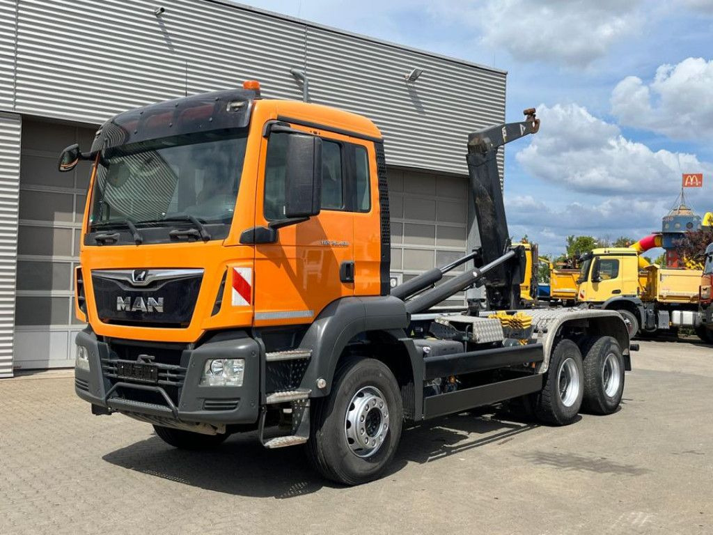 MAN TG-S 26.460 6x4 BB Abrollkipper kurzer Radstand - Hook lift: gambar 1 MAN TG-S 26.460 6x4 BB Abrollkipper kurzer Radstand - Hook lift: gambar 1