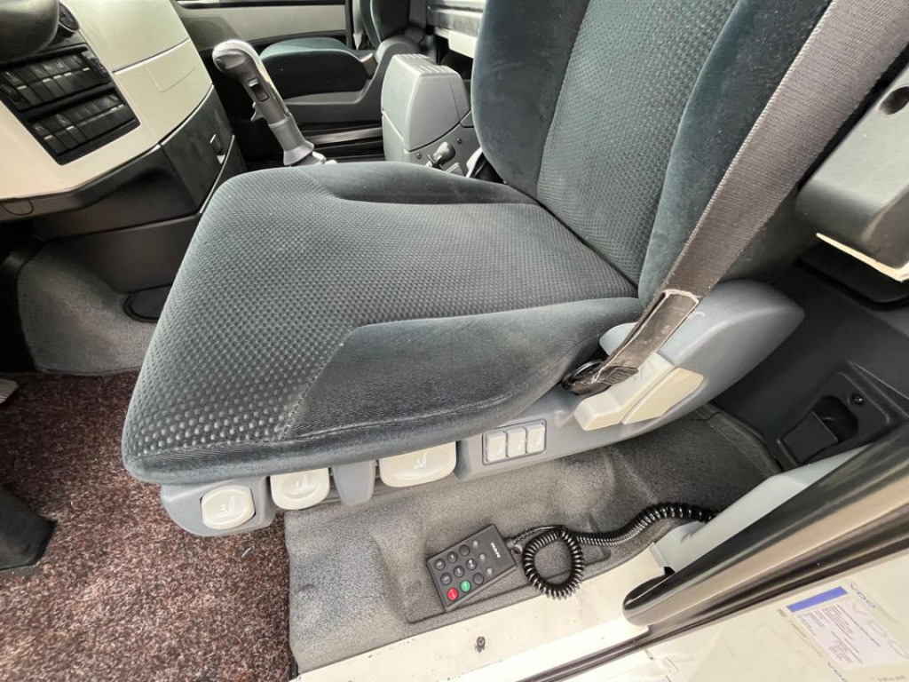 MAN TG-X 26.440 6x4 Pritsche Heckkran Hiab XS 166 - Truk flatbed, Truk derek: gambar 2 MAN TG-X 26.440 6x4 Pritsche Heckkran Hiab XS 166 - Truk flatbed, Truk derek: gambar 2