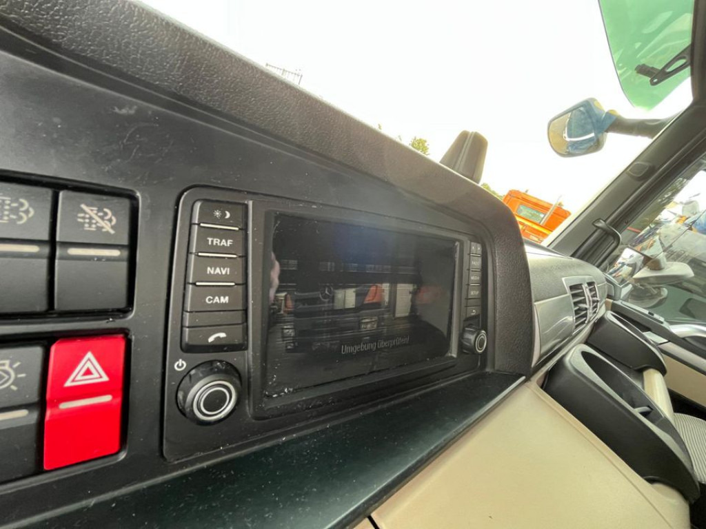 MAN TG-X 26.460 6x2-2 BL Pritsche Kran PK 24.001 Funk Lenk - Truk flatbed, Truk derek: gambar 5 MAN TG-X 26.460 6x2-2 BL Pritsche Kran PK 24.001 Funk Lenk - Truk flatbed, Truk derek: gambar 5