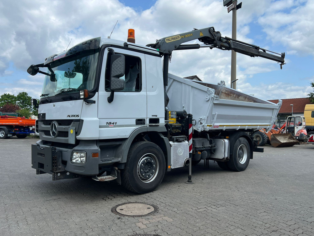 MERCEDES-BENZ Actros 1841 K 2-Achs Kipper Kran Funk 2xhydr+Greifer - Truk jungkit, Truk derek: gambar 1 MERCEDES-BENZ Actros 1841 K 2-Achs Kipper Kran Funk 2xhydr+Greifer - Truk jungkit, Truk derek: gambar 1