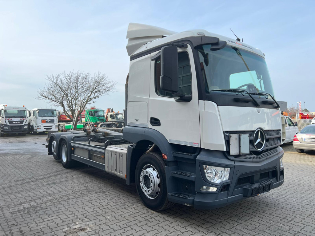 MERCEDES-BENZ Actros neu 2543 L 6x2 Abrollkipper Meiller Funk - Hook lift: gambar 2 MERCEDES-BENZ Actros neu 2543 L 6x2 Abrollkipper Meiller Funk - Hook lift: gambar 2