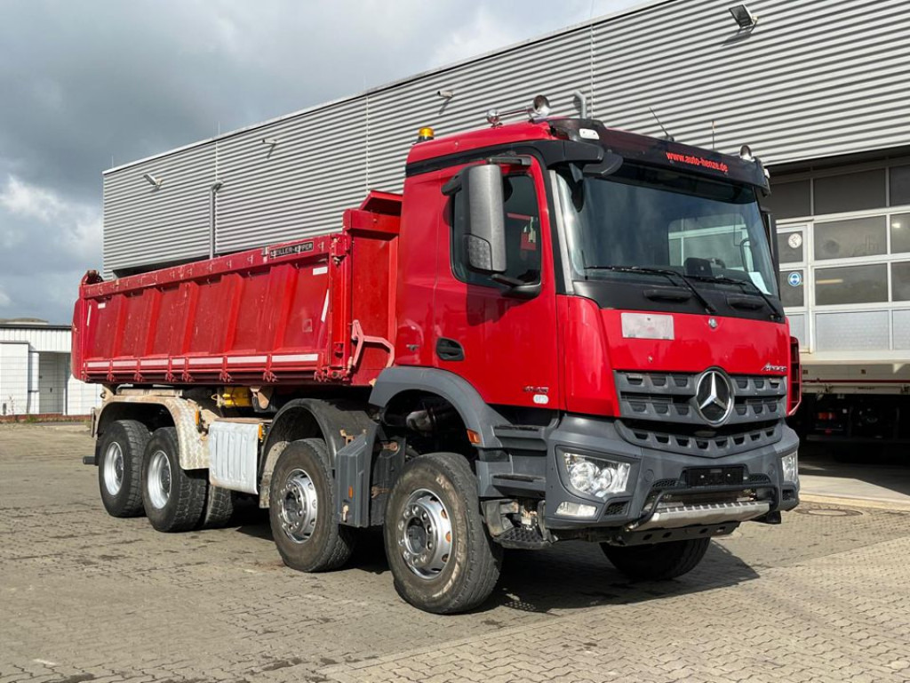 MERCEDES-BENZ Arocs 4143 8x4 4-Achs Kipper Meiller Bordmatik - Truk jungkit: gambar 4 MERCEDES-BENZ Arocs 4143 8x4 4-Achs Kipper Meiller Bordmatik - Truk jungkit: gambar 4