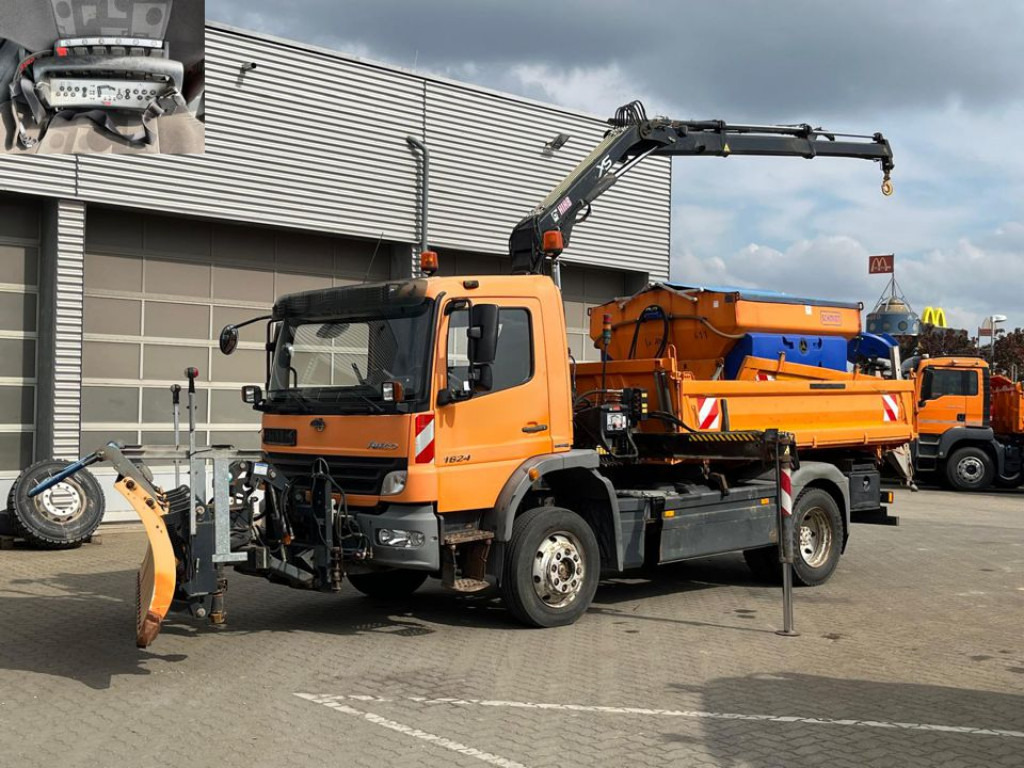 MERCEDES-BENZ Atego 1624 AK 4x4 2-Achs Allradkipper Kran Winterdienst - Truk jungkit, Truk derek: gambar 1 MERCEDES-BENZ Atego 1624 AK 4x4 2-Achs Allradkipper Kran Winterdienst - Truk jungkit, Truk derek: gambar 1