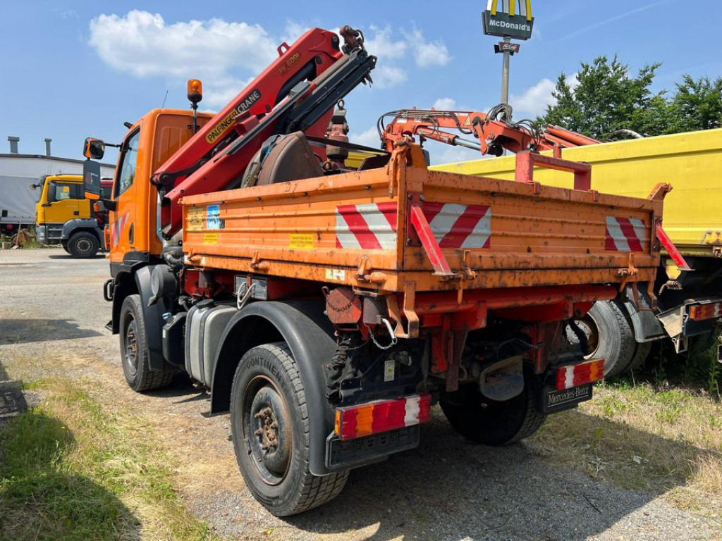 Truk jungkit, Truk derek MERCEDES-BENZ Unimog U20 2-Achs Allradkipper Kran Palfinger Kran: gambar 9