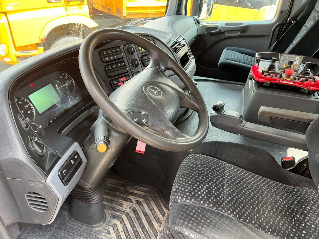 Mercedes-Benz Actros 1841 K 2-Achs Kipper Kran Funk/2xhydr+Gre Mercedes-Benz Actros 1841 K 2-Achs Kipper Kran Funk/2xhydr+Gre - Truk jungkit, Truk derek: gambar 5 Mercedes-Benz Actros 1841 K 2-Achs Kipper Kran Funk/2xhydr+Gre Mercedes-Benz Actros 1841 K 2-Achs Kipper Kran Funk/2xhydr+Gre - Truk jungkit, Truk derek: gambar 5