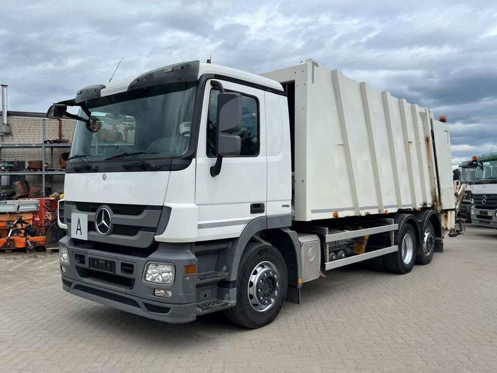Mercedes-Benz Actros 2532 L 6x2 Müllwagen Faun Powerpress 25m³ - Truk sampah: gambar 1 Mercedes-Benz Actros 2532 L 6x2 Müllwagen Faun Powerpress 25m³ - Truk sampah: gambar 1