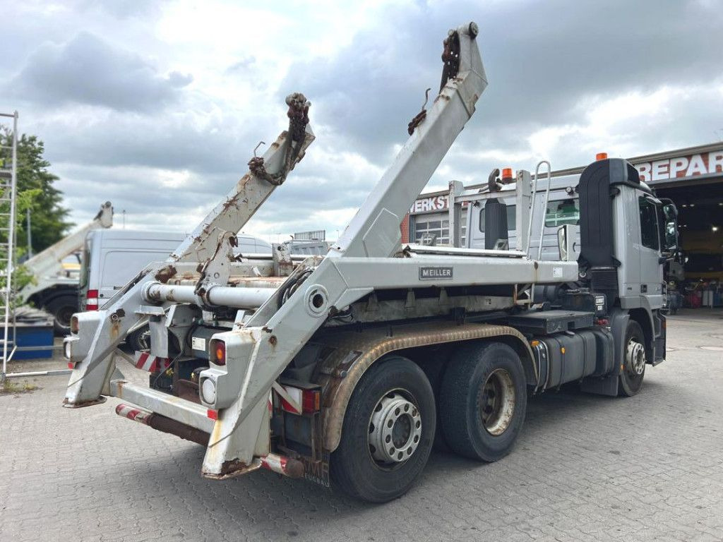 Mercedes-Benz Actros 2641 L 6x2 Abrollkipper 159TKM kuz.Radsta - Hook lift: gambar 4 Mercedes-Benz Actros 2641 L 6x2 Abrollkipper 159TKM kuz.Radsta - Hook lift: gambar 4
