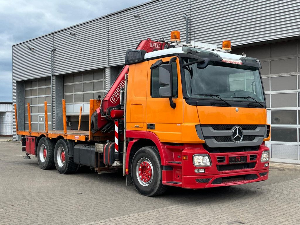 Mercedes-Benz Actros 2646 L 6x4 Pritsche Kran Fassi 450 45m/t Mercedes-Benz Actros 2646 L 6x4 Pritsche Kran Fassi 450 45m/t - Truk flatbed, Truk derek: gambar 2 Mercedes-Benz Actros 2646 L 6x4 Pritsche Kran Fassi 450 45m/t Mercedes-Benz Actros 2646 L 6x4 Pritsche Kran Fassi 450 45m/t - Truk flatbed, Truk derek: gambar 2